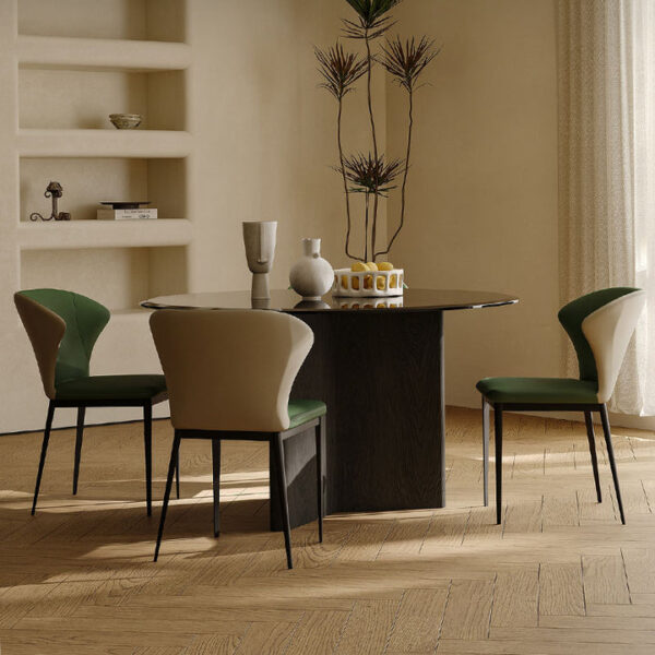 RC-tricia dining table